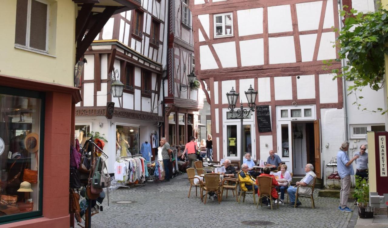 The Old Gemeinde House By The Mosel River เบราเนอแบร์ก ภายนอก รูปภาพ
